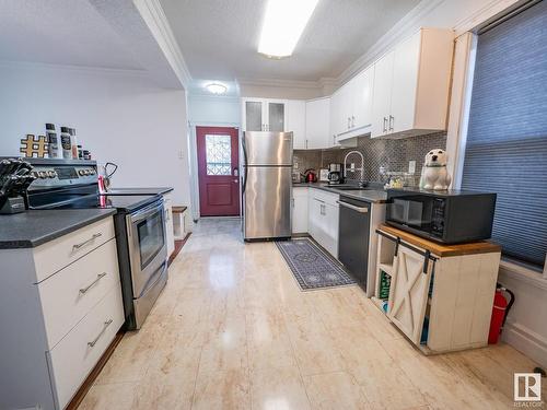 11636 95A Street, Edmonton, AB - Indoor Photo Showing Kitchen