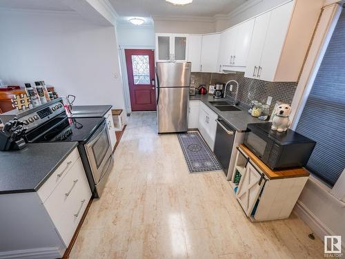 11636 95A Street, Edmonton, AB - Indoor Photo Showing Kitchen