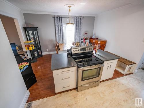 11636 95A Street, Edmonton, AB - Indoor Photo Showing Kitchen