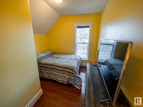 11636 95A Street, Edmonton, AB - Indoor Photo Showing Bedroom