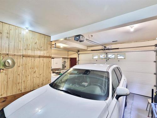 5152 32 Street, Rural Wetaskiwin County, AB - Indoor Photo Showing Garage