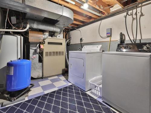 5152 32 Street, Rural Wetaskiwin County, AB - Indoor Photo Showing Laundry Room