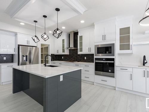 2015 Flycatcher, Edmonton, AB - Indoor Photo Showing Kitchen With Upgraded Kitchen