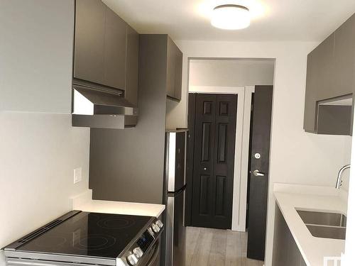 37 13230 Fort Road, Edmonton, AB - Indoor Photo Showing Kitchen With Double Sink