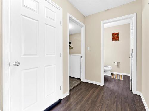 720 40 Avenue, Edmonton, AB - Indoor Photo Showing Other Room