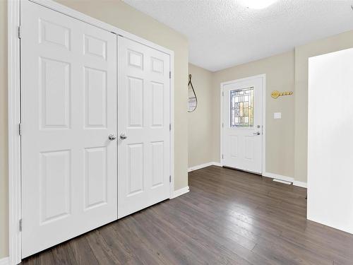 720 40 Avenue, Edmonton, AB - Indoor Photo Showing Other Room