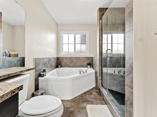 720 40 Avenue, Edmonton, AB - Indoor Photo Showing Bathroom