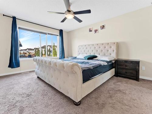 720 40 Avenue, Edmonton, AB - Indoor Photo Showing Bedroom