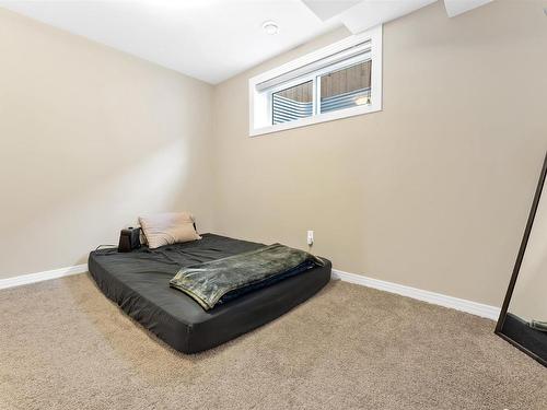 720 40 Avenue, Edmonton, AB - Indoor Photo Showing Bedroom