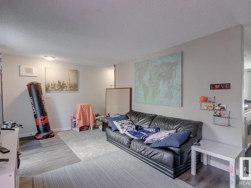 748 Saddleback Road, Edmonton, AB - Indoor