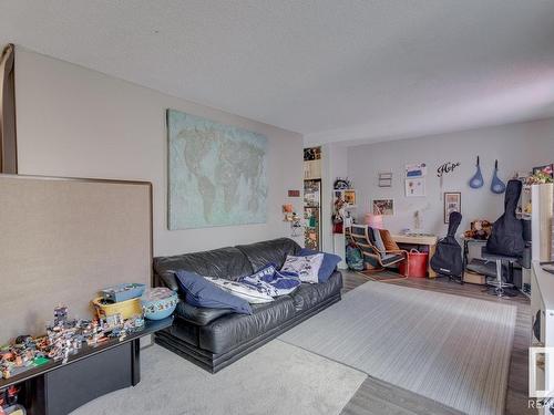 748 Saddleback Road, Edmonton, AB - Indoor Photo Showing Other Room