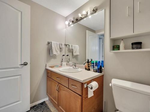 132 592 Hooke Road, Edmonton, AB - Indoor Photo Showing Bathroom