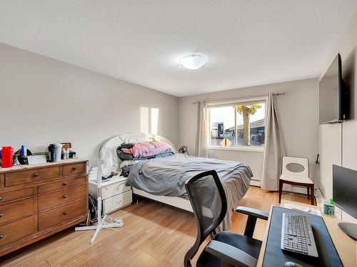 132 592 Hooke Road, Edmonton, AB - Indoor Photo Showing Bedroom