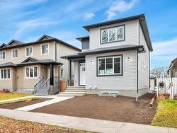 11932 64 ST NW NW  Edmonton, AB T5W 4J3