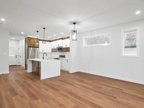 11932 64 Street Nw, Edmonton, AB - Indoor Photo Showing Kitchen