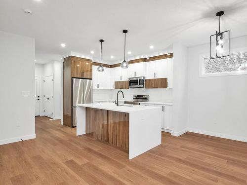 11932 64 Street Nw, Edmonton, AB - Indoor Photo Showing Kitchen