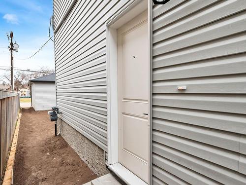 11932 64 Street Nw, Edmonton, AB - Outdoor