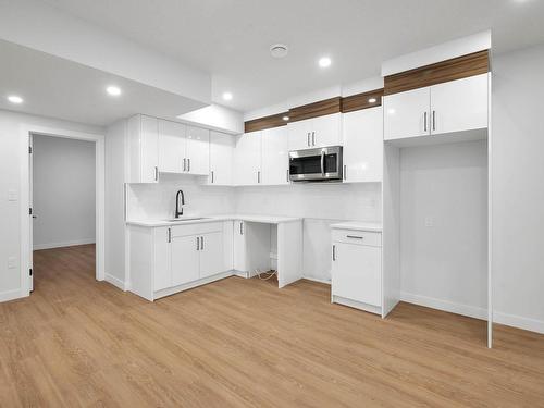 11932 64 Street Nw, Edmonton, AB - Indoor Photo Showing Kitchen