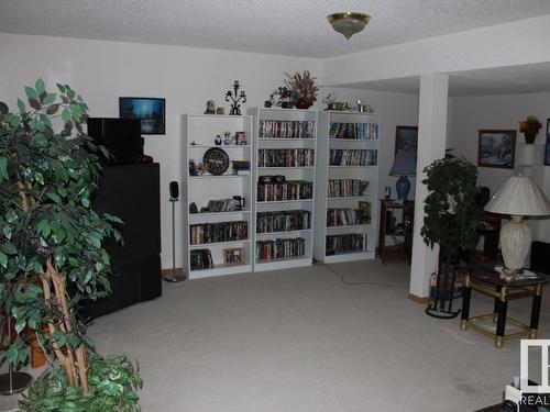 1672 Tompkins Place Nw, Edmonton, AB - Indoor