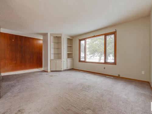 5105 57 Avenue, Leduc, AB - Indoor Photo Showing Other Room