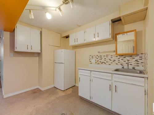 5105 57 Avenue, Leduc, AB - Indoor Photo Showing Kitchen