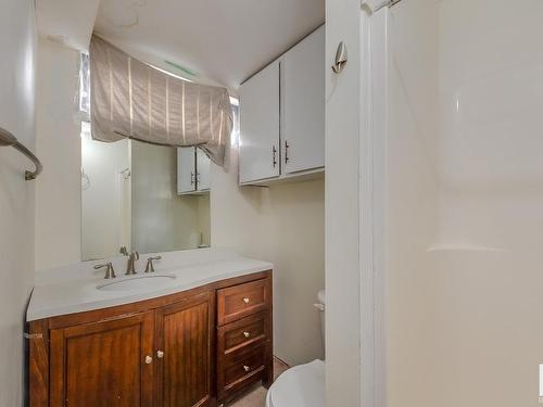 5105 57 Avenue, Leduc, AB - Indoor Photo Showing Bathroom