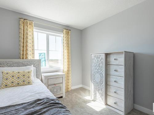 65 Hilton Cove, Spruce Grove, AB - Indoor Photo Showing Bedroom