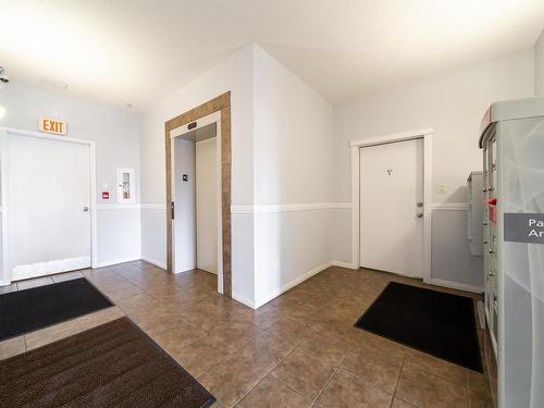 209 8117 114 Avenue, Edmonton, AB - Indoor Photo Showing Other Room