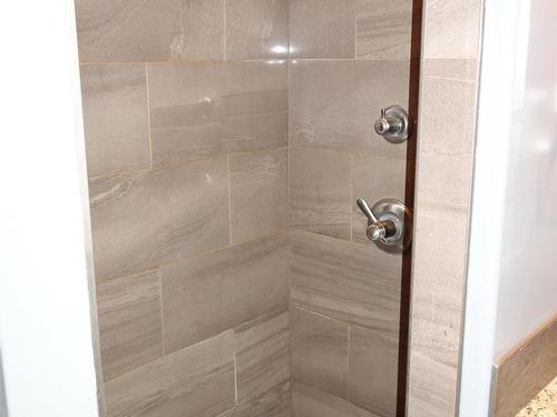 5102 53A Avenue, Legal, AB - Indoor Photo Showing Bathroom