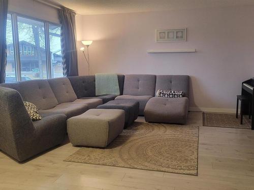 4813 64 Street, Camrose, AB - Indoor Photo Showing Living Room