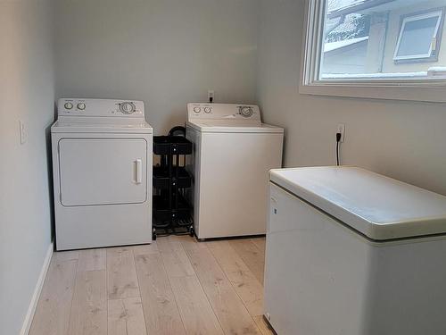 4813 64 Street, Camrose, AB - Indoor Photo Showing Laundry Room