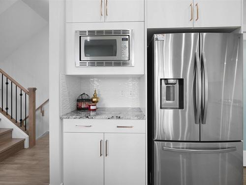 15852 29 Avenue, Edmonton, AB - Indoor Photo Showing Kitchen