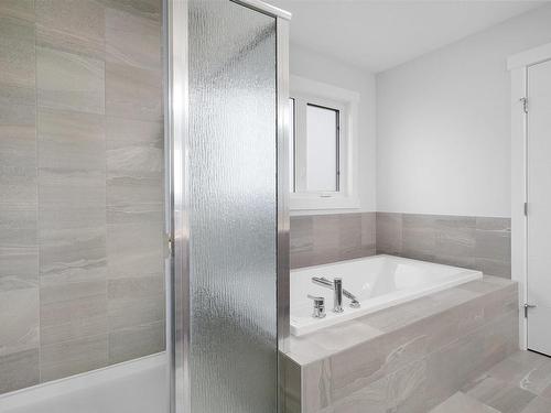 15852 29 Avenue, Edmonton, AB - Indoor Photo Showing Bathroom