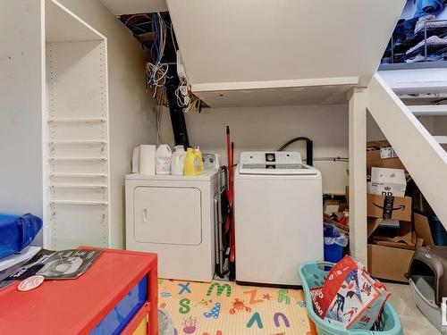 10560 52 Avenue, Edmonton, AB - Indoor Photo Showing Laundry Room