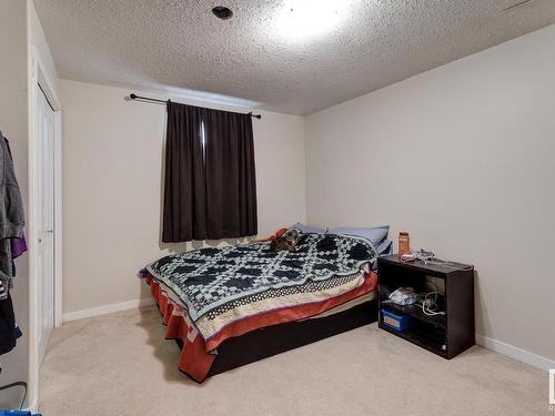 10560 52 Avenue, Edmonton, AB - Indoor Photo Showing Bedroom