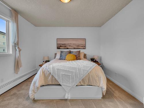 36 9914 80 Avenue, Edmonton, AB - Indoor Photo Showing Bedroom