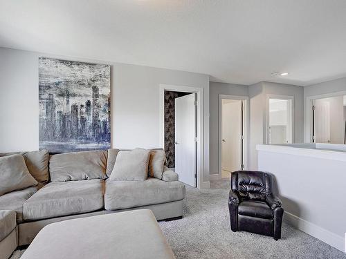 3644 Hummingbird Way, Edmonton, AB - Indoor Photo Showing Living Room