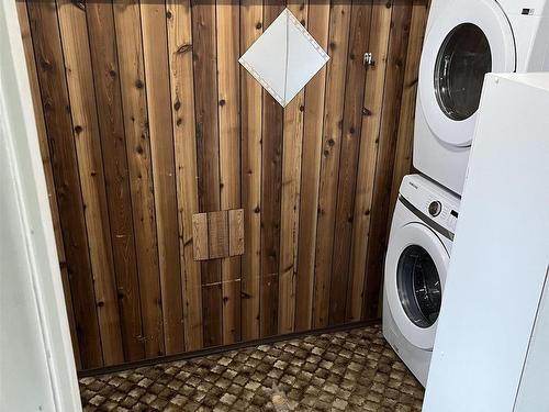 5103 55 Avenue, Tofield, AB - Indoor Photo Showing Laundry Room