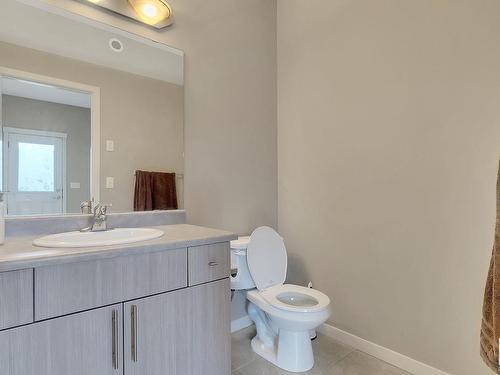 880 Cy Becker Drive, Edmonton, AB - Indoor Photo Showing Bathroom