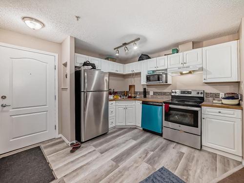 135 3425 19 St, Edmonton, AB - Indoor Photo Showing Kitchen