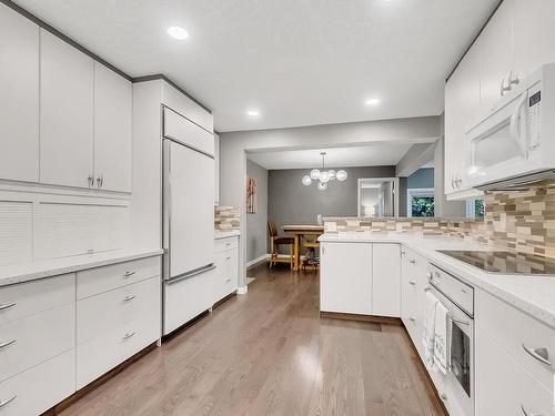 46 500 Lessard Drive Nw, Edmonton, AB - Indoor Photo Showing Kitchen With Upgraded Kitchen