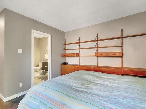 46 500 Lessard Drive Nw, Edmonton, AB - Indoor Photo Showing Bedroom