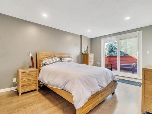 46 500 Lessard Drive Nw, Edmonton, AB - Indoor Photo Showing Bedroom