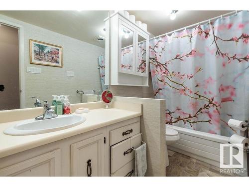 411 14810 51 Avenue, Edmonton, AB - Indoor Photo Showing Bathroom