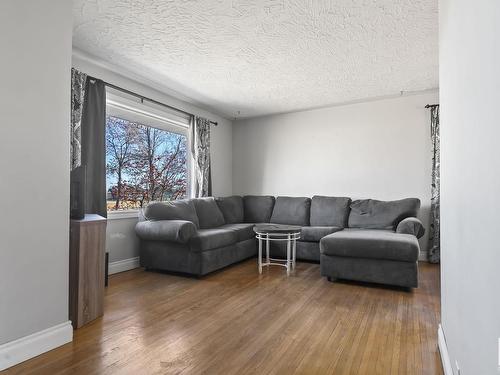 12232 140 Street Nw, Edmonton, AB - Indoor Photo Showing Living Room