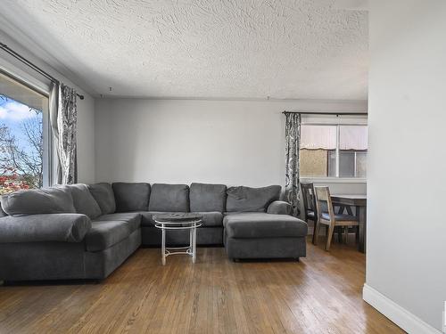 12232 140 Street Nw, Edmonton, AB - Indoor Photo Showing Living Room