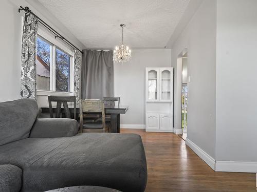 12232 140 Street Nw, Edmonton, AB - Indoor Photo Showing Living Room