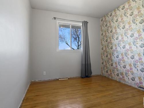 12232 140 Street Nw, Edmonton, AB - Indoor Photo Showing Other Room