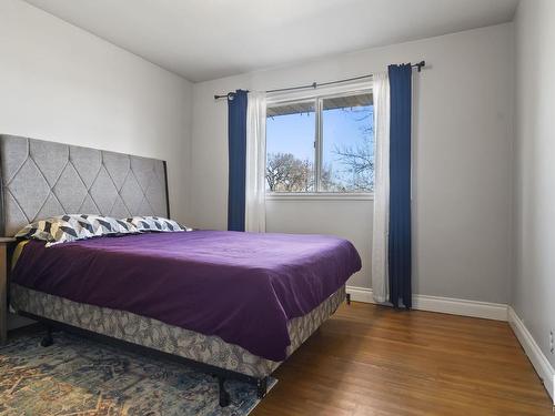 12232 140 Street Nw, Edmonton, AB - Indoor Photo Showing Bedroom