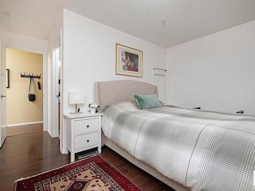 301 10528 77 Avenue, Edmonton, AB - Indoor Photo Showing Bedroom